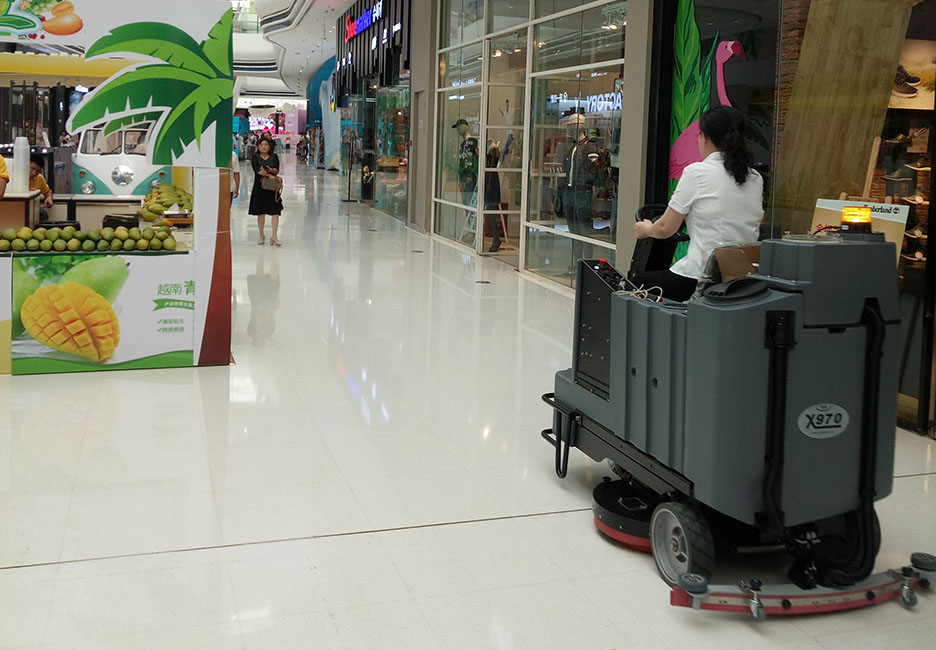 江西大型清潔設備多功能洗地機和電動<a href=http://www.dgetm.com target=_blank class=infotextkey>掃地車生產(chǎn)廠</a>